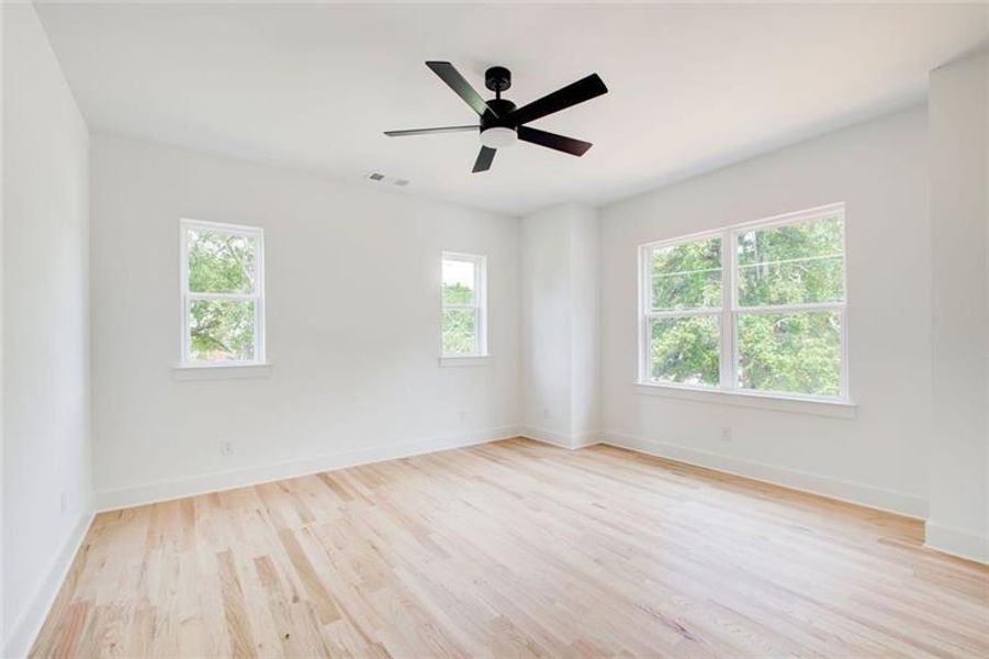 Spacious, unfurnished interior of a new home in , Tucker (Image 23).