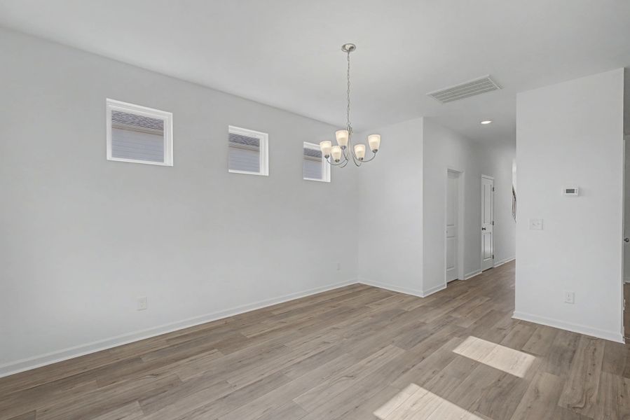 Spacious, unfurnished interior of a new home in The Oaks, Clarksville (Image 12).