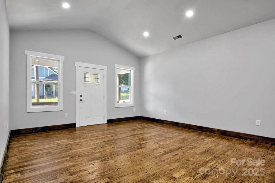 Spacious, unfurnished interior of a new home in , Salisbury (Image 19).