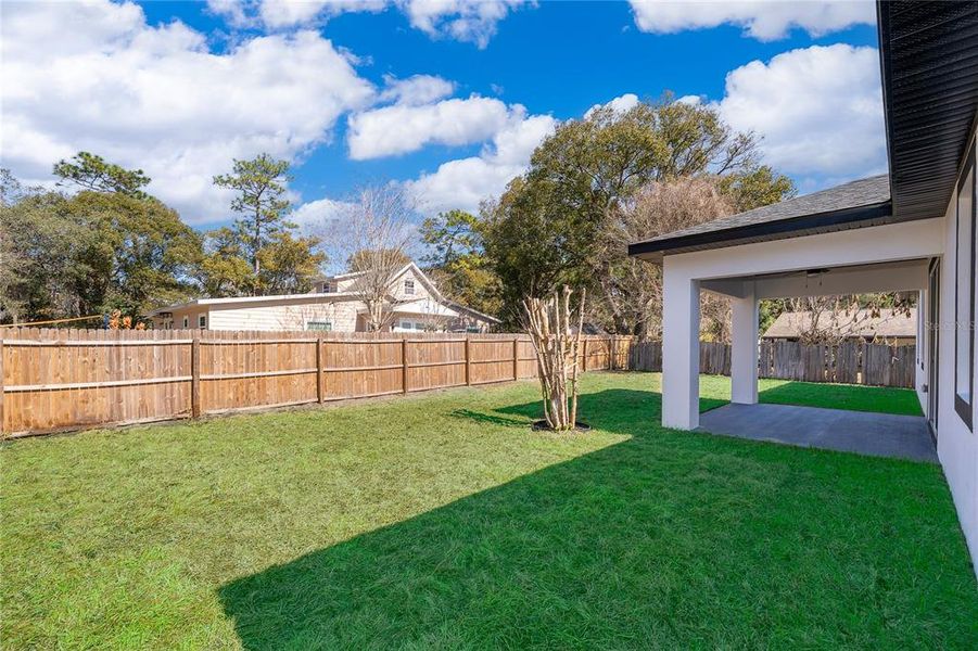 Exterior details and patio area of a home in , Orlando (Image 4).