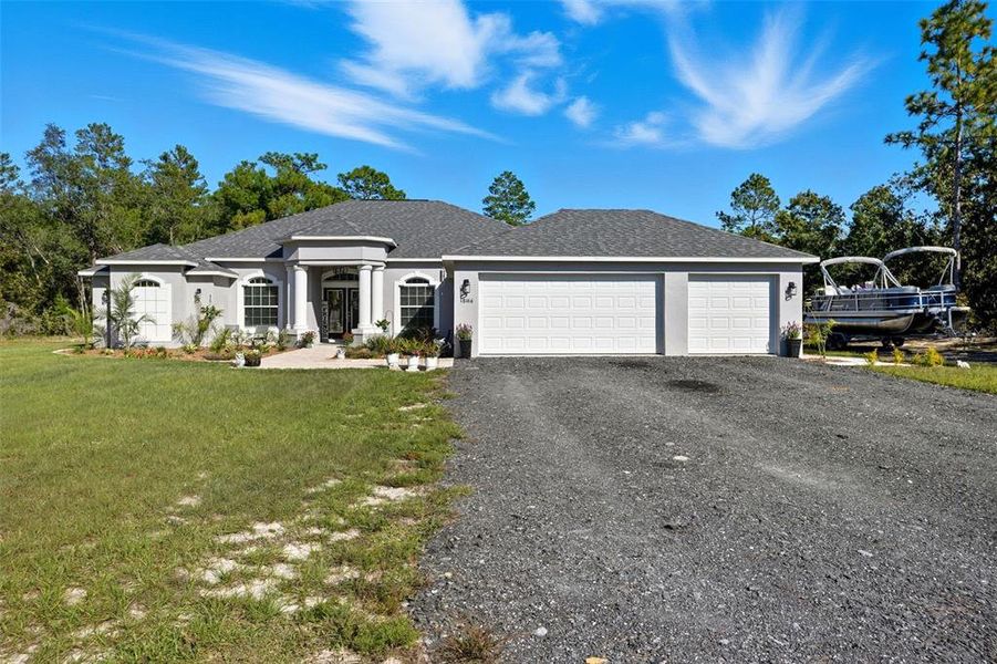 Exterior details and patio area of a home in , Weeki Wachee (Image 23).