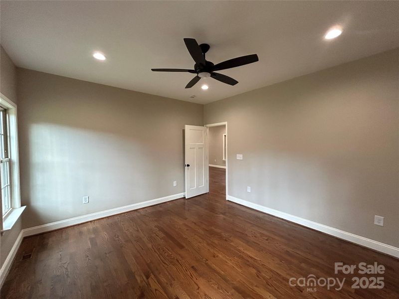 Spacious, unfurnished interior of a new home in , Newton (Image 11).
