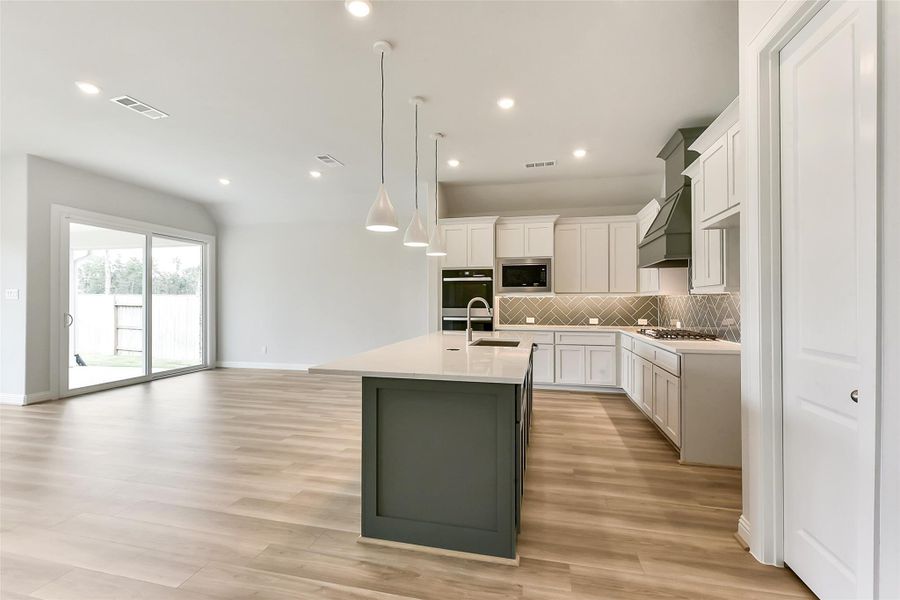 Furnished interior view inside a new home in Evergreen 50', Conroe (Image 6). Furnished interior view inside a new home in Evergreen 50', Conroe (Image 6).