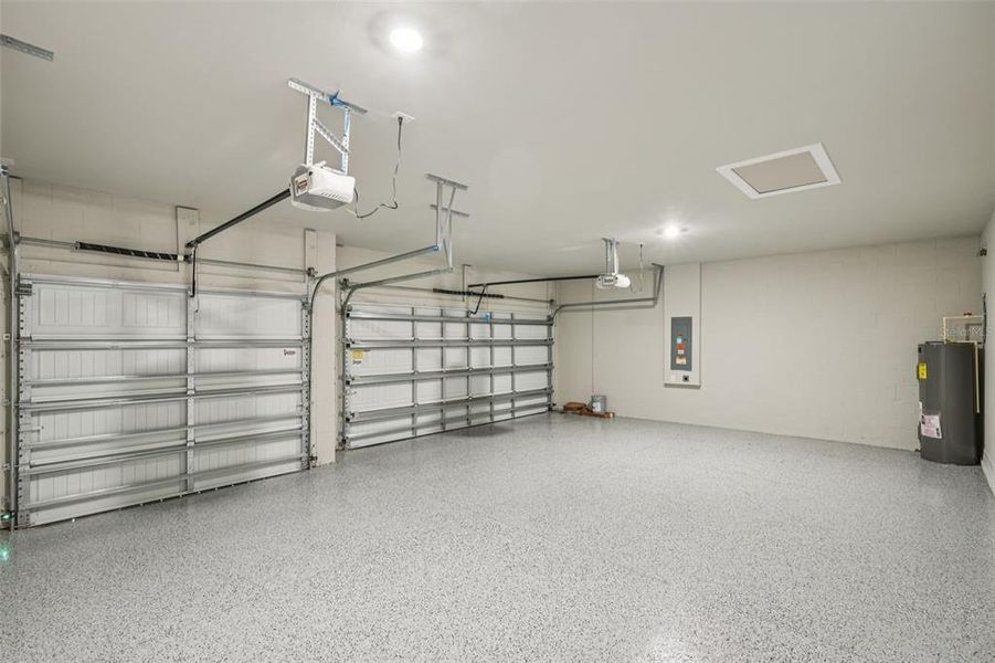 Spacious, unfurnished interior of a new home in Crescent Lakes - Signature Series, Punta Gorda (Image 18).