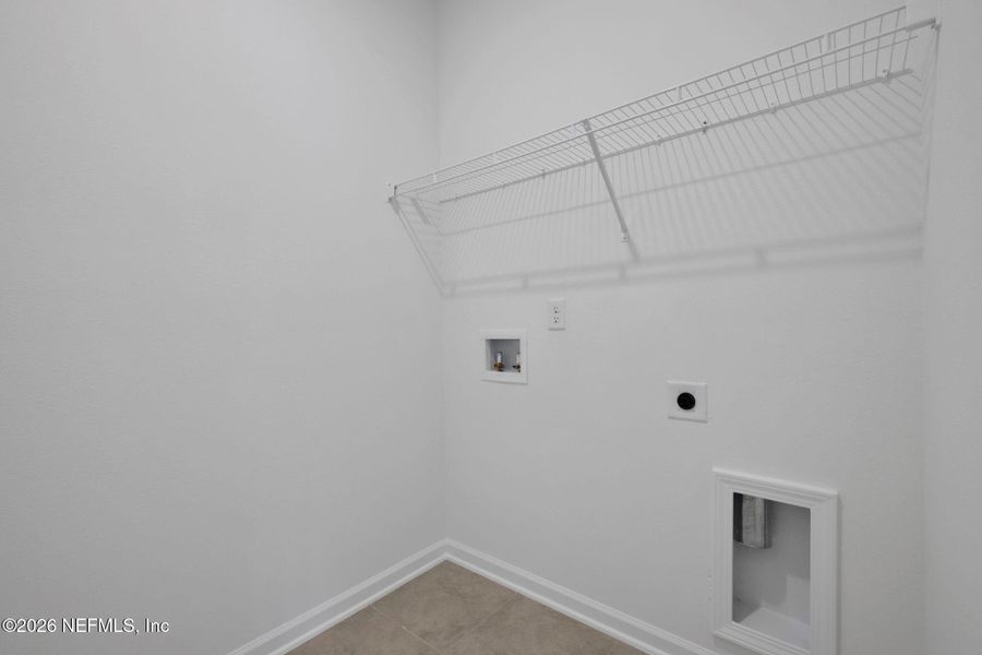 Spacious, unfurnished interior of a new home in Amberly, Green Cove Springs (Image 38).
