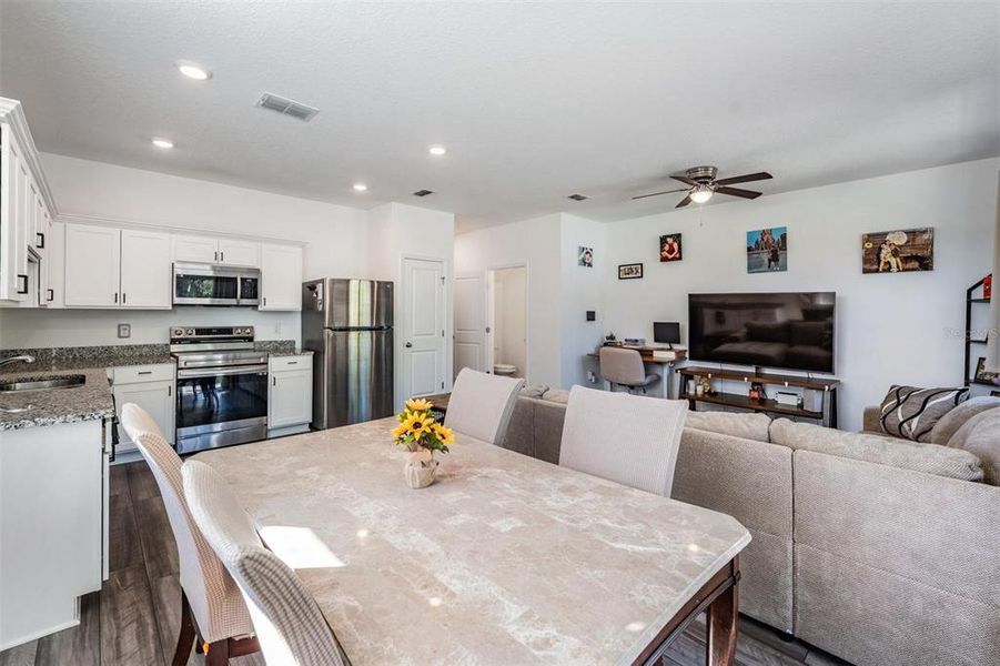 Furnished interior view inside a new home in Dug Creek, Gibsonton (Image 11). Furnished interior view inside a new home in Dug Creek, Gibsonton (Image 11).