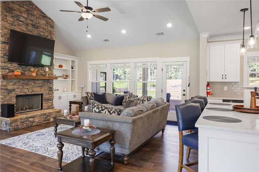 Furnished interior view inside a new home in , Dallas (Image 14).