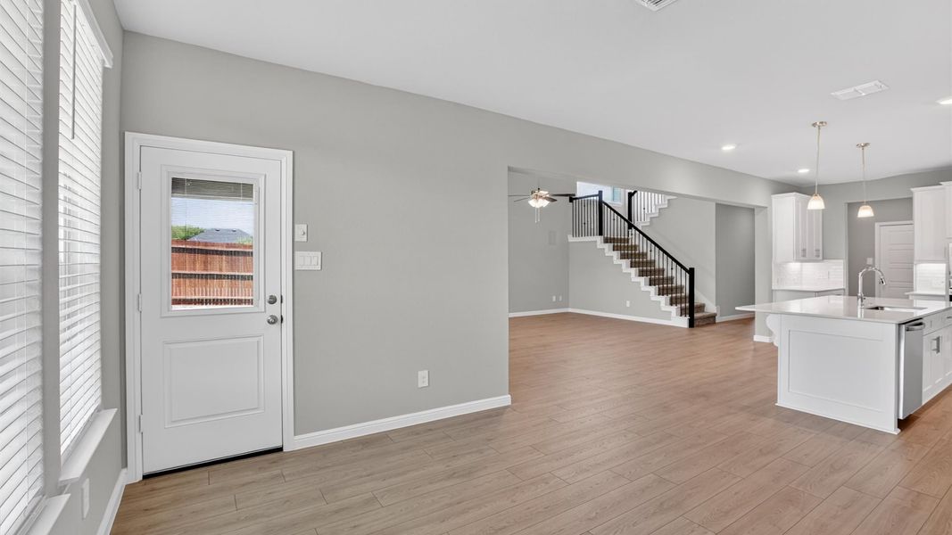 Representative unfurnished interior of a home built from the Wimberley by D.R. Horton in Lakeview Pointe, Midlothian (Image 27).