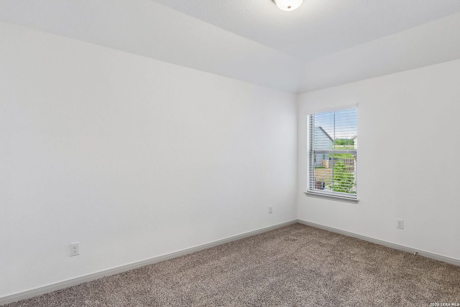 Spacious, unfurnished interior of a new home in Magnolia Village North, San Antonio (Image 28).