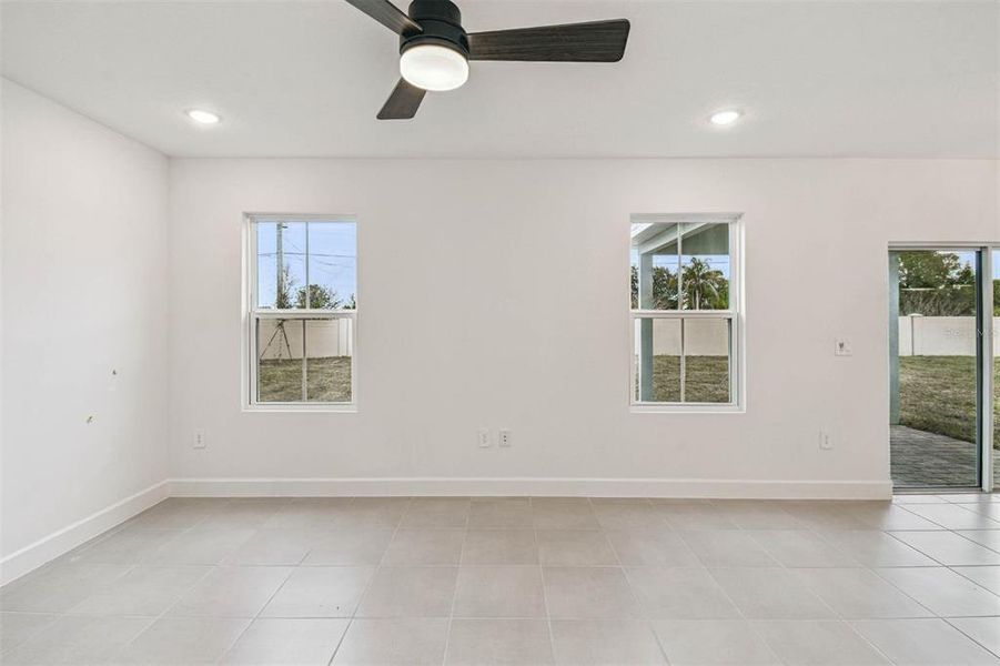 Spacious, unfurnished interior of a new home in Aspire at Canter Creek, Davenport (Image 16).