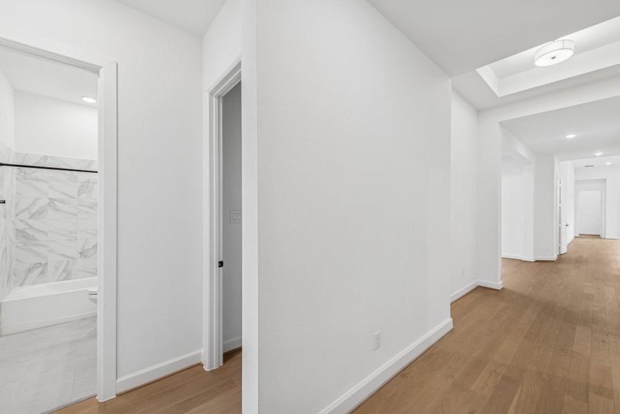 Spacious, unfurnished interior of a new home in Kresston - Enclave Collection, Montgomery (Image 38).