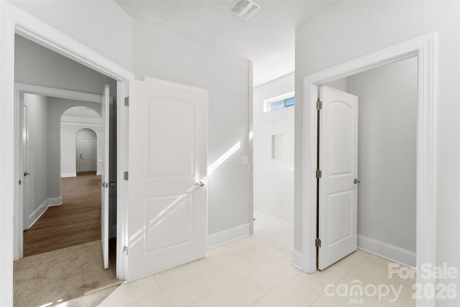 Spacious, unfurnished interior of a new home in The Courtyards on New Hope, Gastonia (Image 21). Spacious, unfurnished interior of a new home in The Courtyards on New Hope, Gastonia (Image 21).