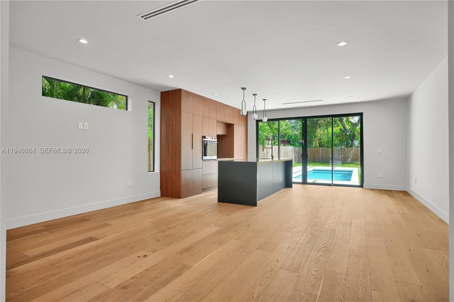 Spacious, unfurnished interior of a new home in , Miami (Image 26).