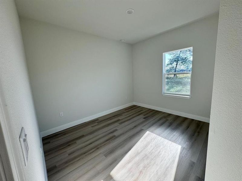 Spacious, unfurnished interior of a new home in , Ocala (Image 14).