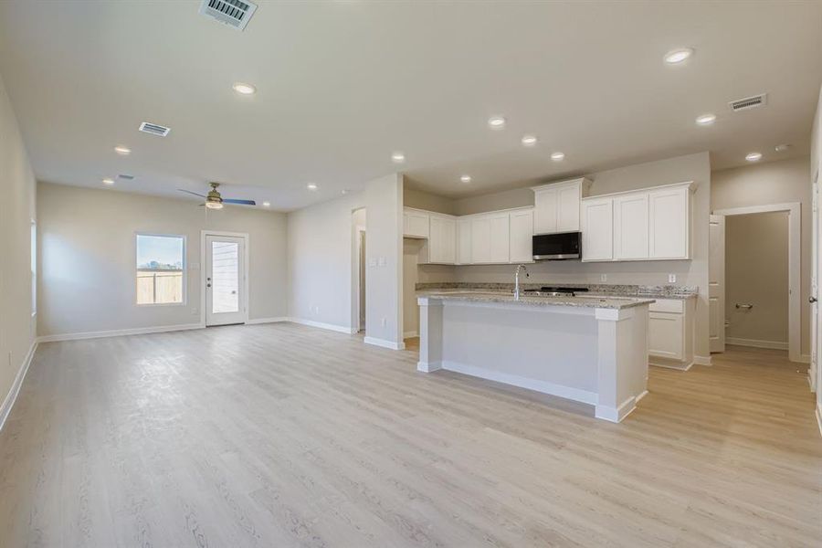 Image 27 of a home in Sperling Farms.