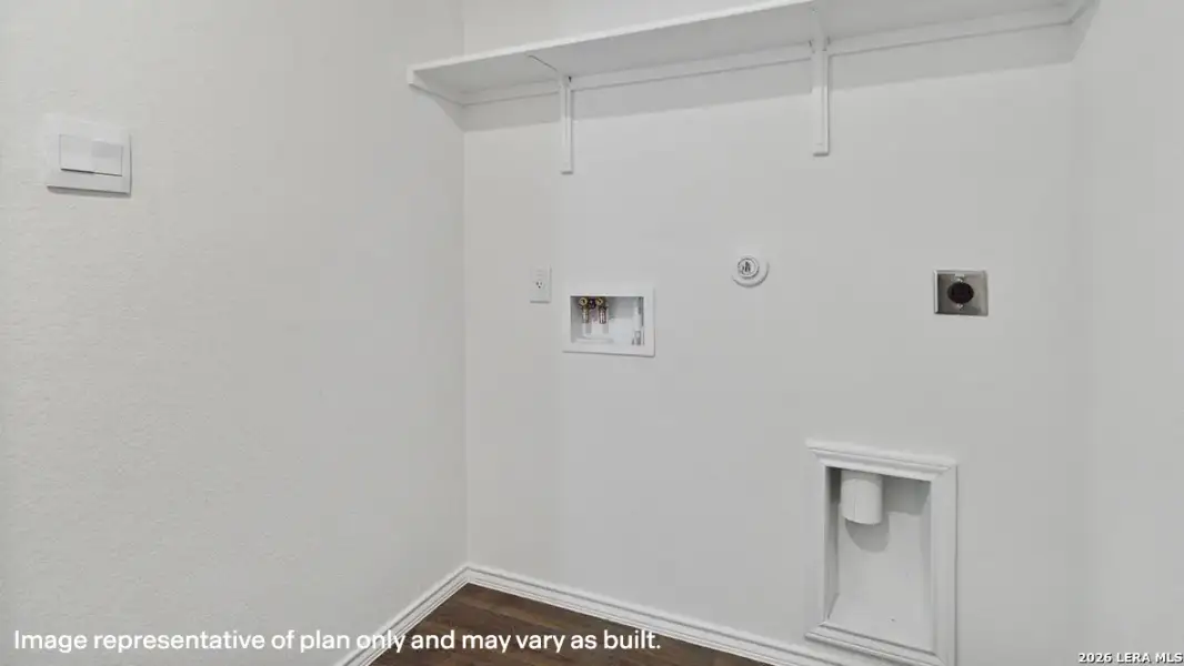 Spacious, unfurnished interior of a new home in Avenida, Converse (Image 18).
