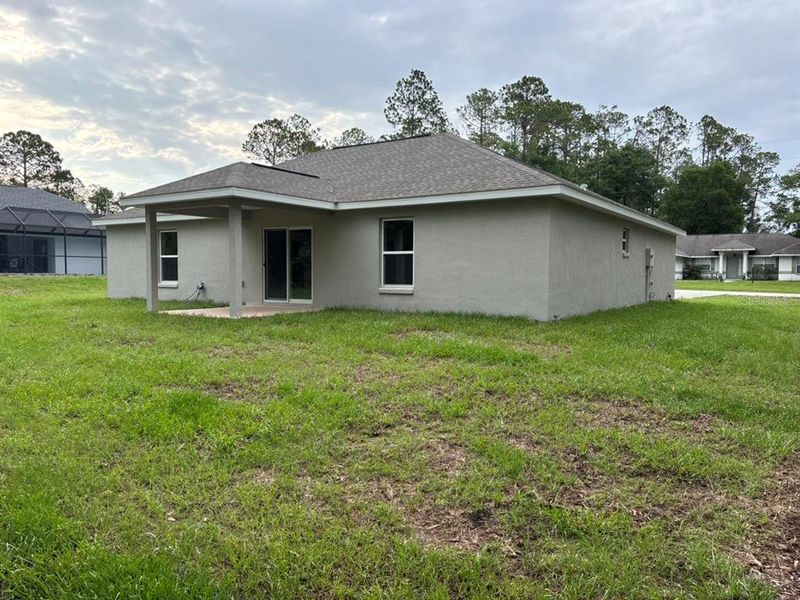Exterior details and patio area of a home in , Dunnellon (Image 18).