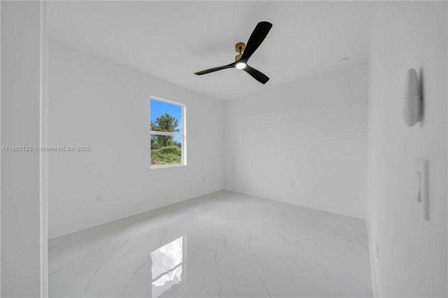 Spacious, unfurnished interior of a new home in , Lehigh Acres (Image 28).
