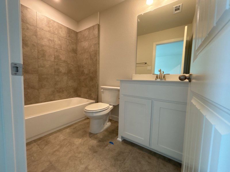 Furnished interior view inside a new home in Waterford Park, Weatherford (Image 12).