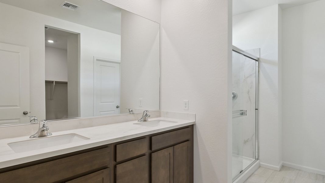 Furnished interior view inside a new home in Copper Falls, Buckeye (Image 8).