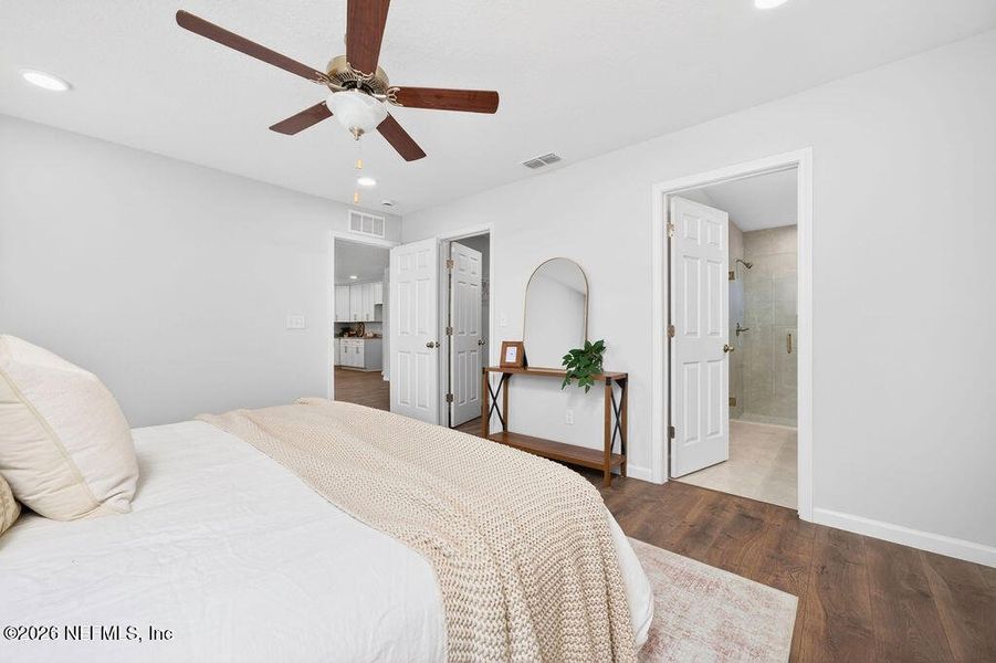 Furnished interior view inside a new home in , Jacksonville (Image 18).