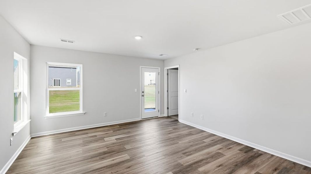 Spacious, unfurnished interior of a new home in Seneca Falls, Seneca (Image 25).