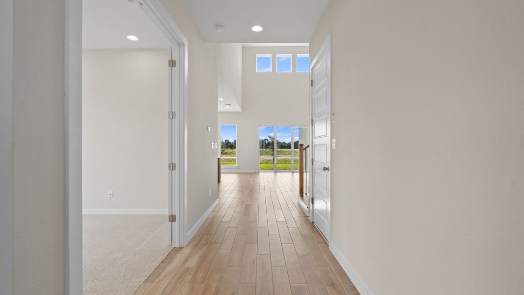Spacious, unfurnished interior of a new home in Turnleaf, Punta Gorda (Image 14). Spacious, unfurnished interior of a new home in Turnleaf, Punta Gorda (Image 14).