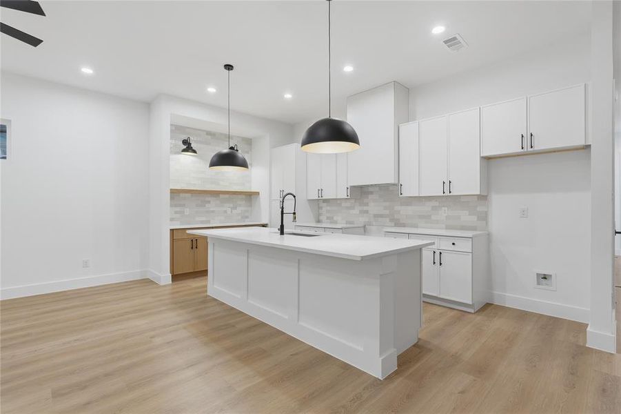 Furnished interior view inside a new home in , Dallas (Image 8).
