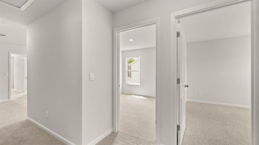 Spacious, unfurnished interior of a new home in Sheffield Highlands, Dallas (Image 32).