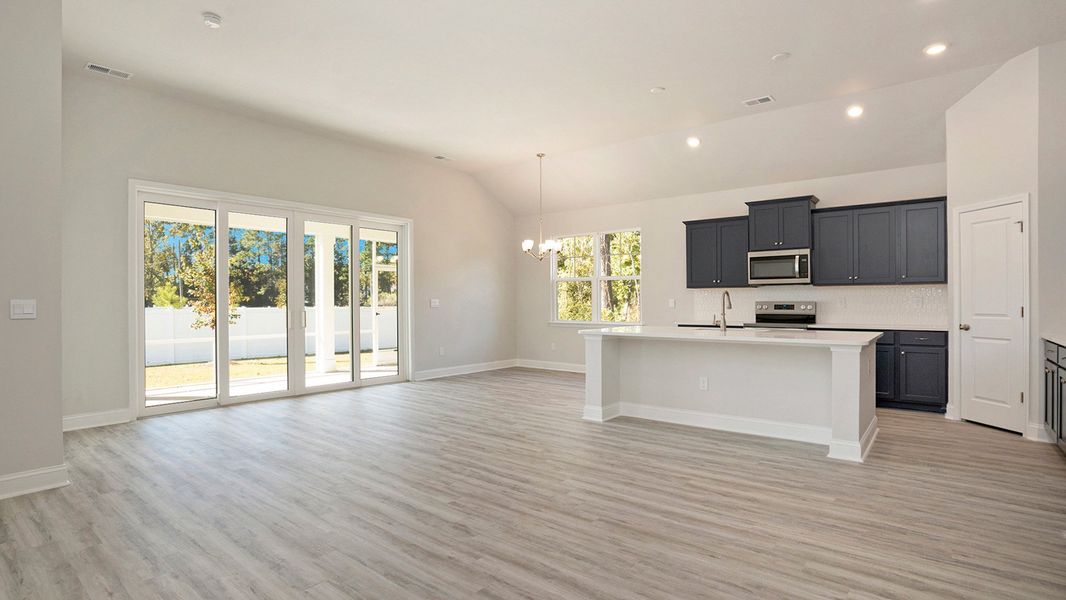 Spacious, unfurnished interior of a new home in Haven View, Murrells Inlet (Image 9).