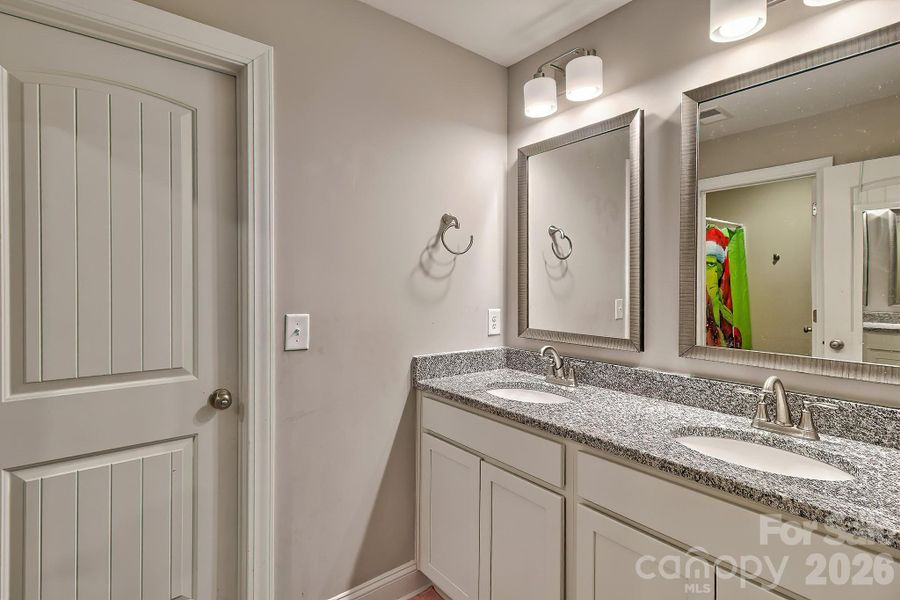 Furnished interior view inside a new home in , Kershaw (Image 32).