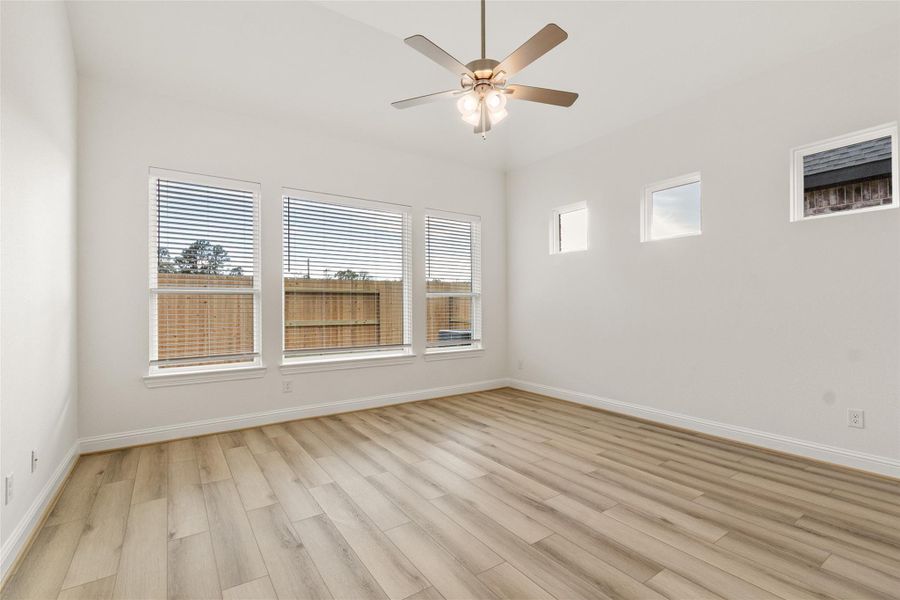 Spacious, unfurnished interior of a new home in Sundance Cove, Crosby (Image 15).