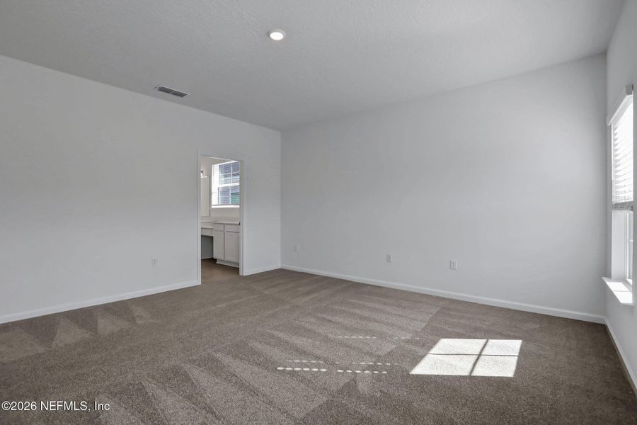 Spacious, unfurnished interior of a new home in Amberly, Green Cove Springs (Image 35).