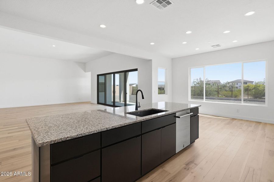 023_ListerPros (1) 023_ListerPros (1)