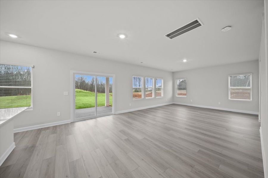 Spacious, unfurnished interior of a new home in Shiloh Valley, Piedmont (Image 16).