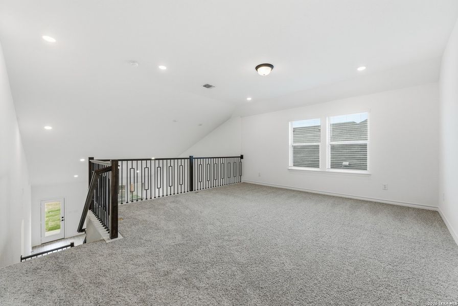 Spacious, unfurnished interior of a new home in Horizon Ridge, San Antonio (Image 15).