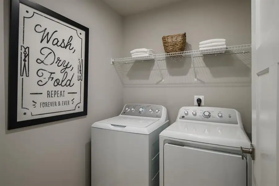 Representative interior finishes for a home built from the Powell by Ryan Homes in Eagles Crest, Jefferson (Image 19).