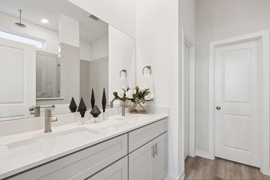 Representative furnished interior of a home built from the Jayton by Pulte Homes in Pulte Homes at Two Step Farm, Montgomery (Image 7).