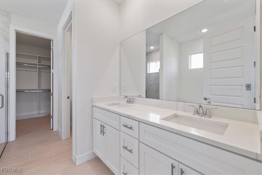 Furnished interior view inside a new home in Cape Coral, Cape Coral (Image 12).