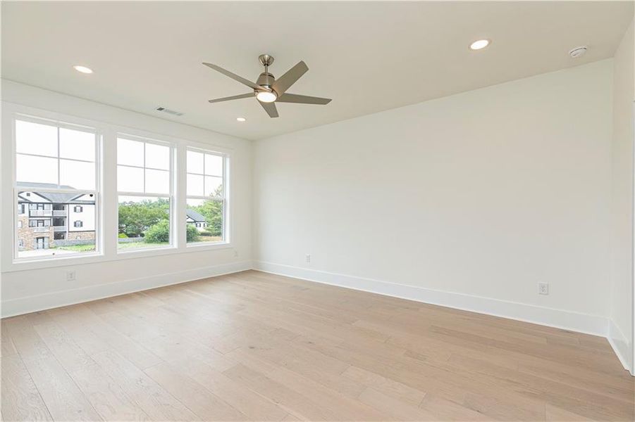 Spacious, unfurnished interior of a new home in , Brookhaven (Image 10).