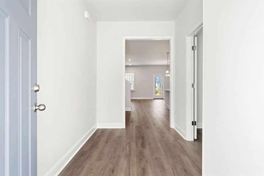 Spacious, unfurnished interior of a new home in Waterways, Richmond Hill (Image 37).