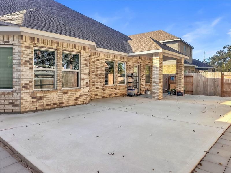 Exterior details and patio area of a home in Creekside Farms, Richmond (Image 3).