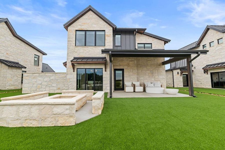 Exterior details and patio area of a home in , Iredell (Image 26).