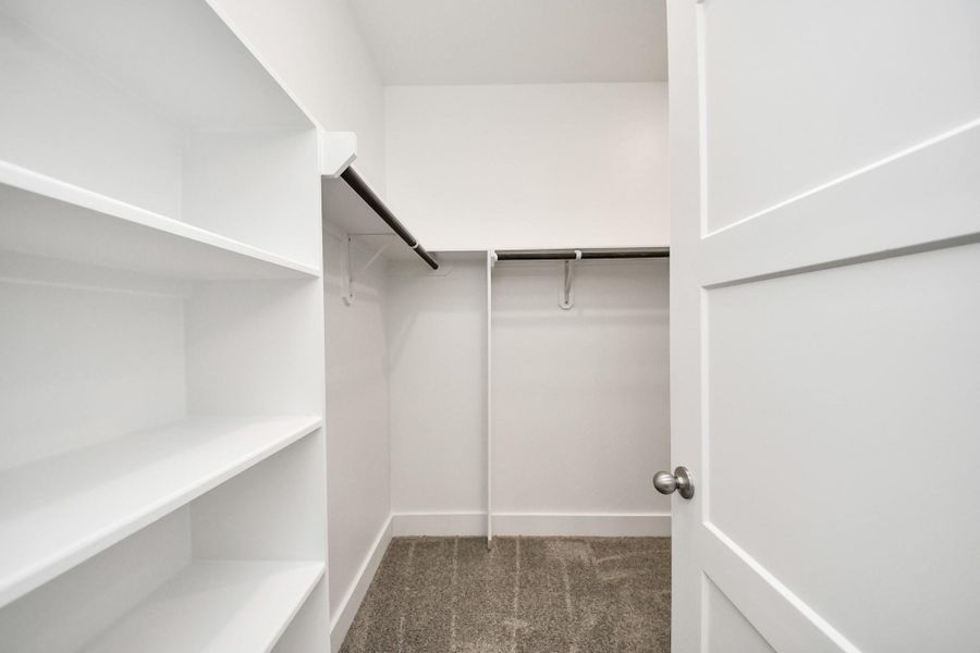 Spacious, unfurnished interior of a new home in , Tomball (Image 32).