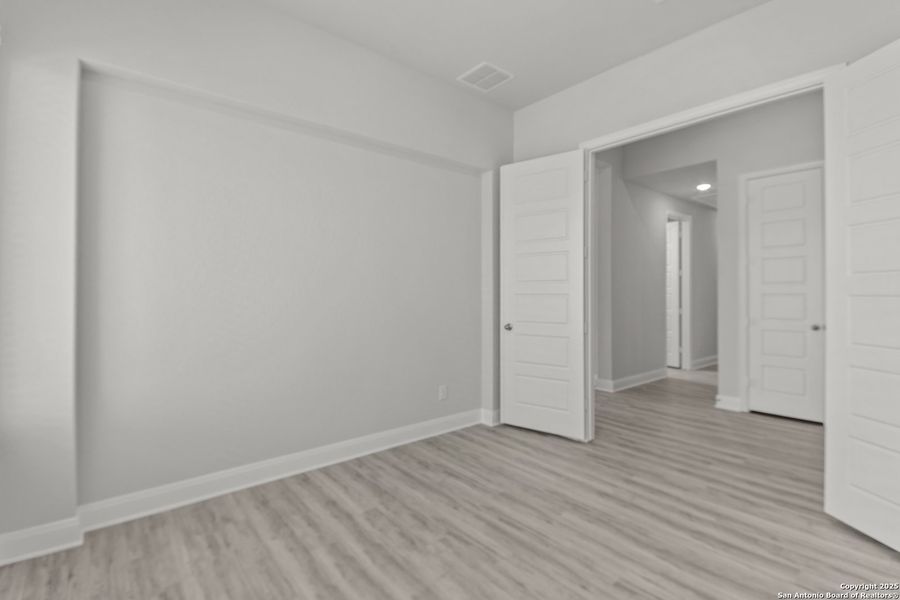 Spacious, unfurnished interior of a new home in Stillwater Ranch 45', San Antonio (Image 14).