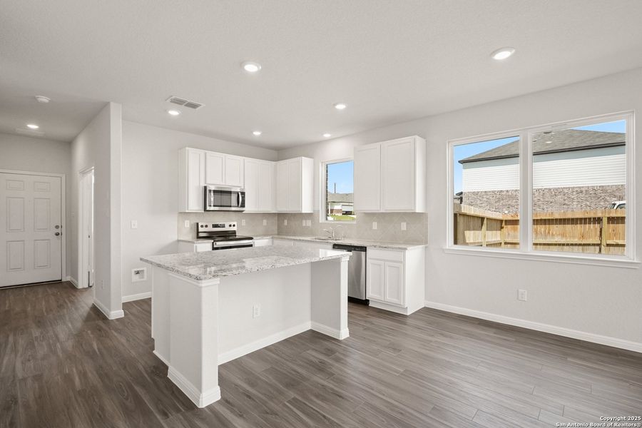 Image 27 of a home in Cinco Lakes. Image 27 of a home in Cinco Lakes.