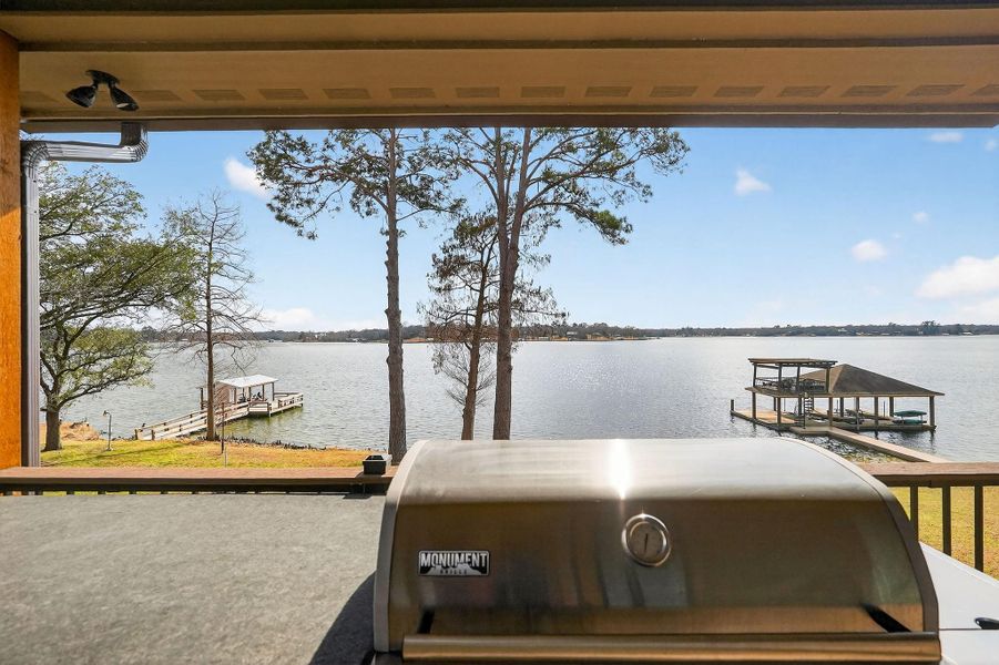 Exterior details and patio area of a home in , Franklin (Image 24).