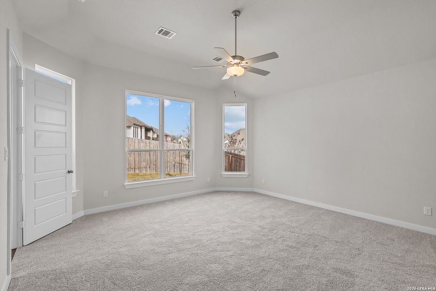 Spacious, unfurnished interior of a new home in Ladera, San Antonio (Image 31). Spacious, unfurnished interior of a new home in Ladera, San Antonio (Image 31).