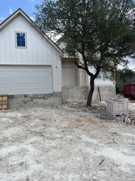 Image 4 of a home in . Image 4 of a home in .