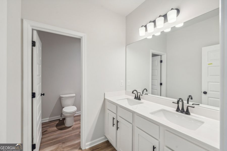 Furnished interior view inside a new home in Ponderosa Farms Manor, Gainesville (Image 15). Furnished interior view inside a new home in Ponderosa Farms Manor, Gainesville (Image 15).